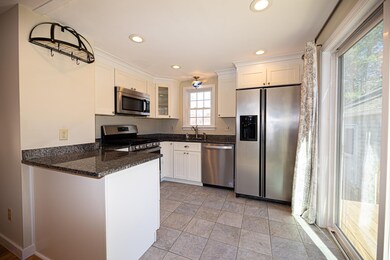 319 Sherburne Rd, Portsmouth, NH 03801 - photo 3