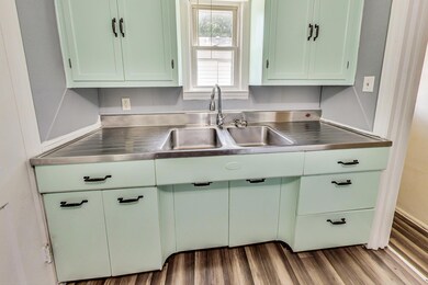 1448 Wallace Ave, Indianapolis, IN 46201 - photo 5