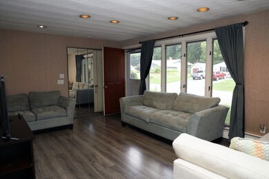 14 Catherine Rd, Framingham, MA 01701 - photo 5