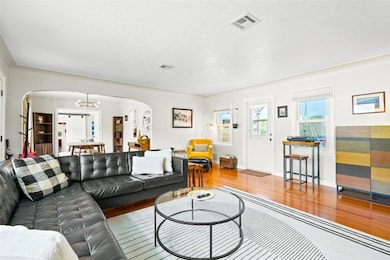 1330 13th Ave N, Saint Petersburg, FL 33705 - photo 7