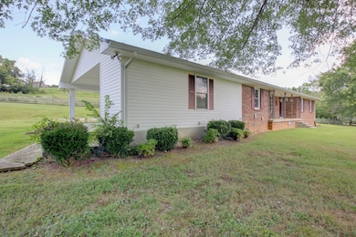 5581 Bryant Hollow Rd, Cunningham, TN 37052 - photo 5