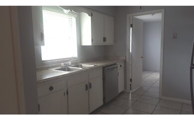 814 NW Oaklawn Terrace, Lake City, FL 32055 - photo 4