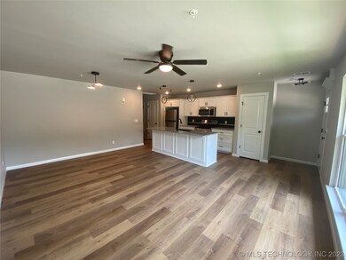 207 E 3rd St unit A, Owasso, OK 74055 - photo 4