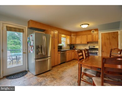 217 W 40th St, Reading, PA 19606 - photo 7