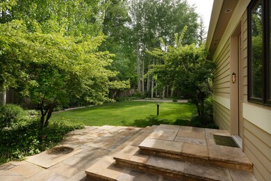 805RoaringFork_Crest006