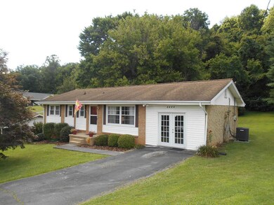 1403 Valley View Dr, Johnson City, TN 37601 - photo 3