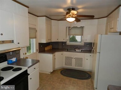 1415 E Derry Rd, Hershey, PA 17033 - photo 3