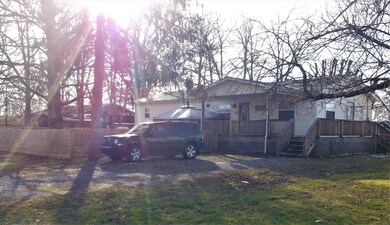 467 Dillon St, Crossville, TN 38555 - photo 2