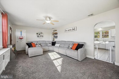 876 N Hanover St, Pottstown, PA 19464 - photo 5