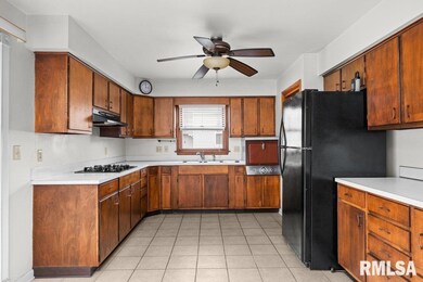 2127 Jefferson Ave, Davenport, IA 52803 - photo 4