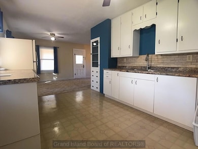 304 W Ash St, Sutton, NE 68979 - photo 7