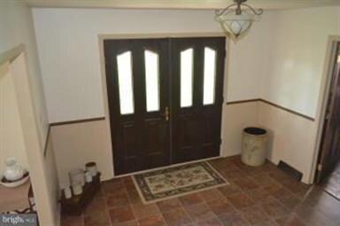 1927 Maplewood Dr, Hagerstown, MD 21740 - photo 6