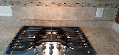 8408 E Lord Botetourt Loop, New Kent, VA 23124 - photo 2