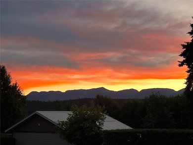 Pre-sunrise view of the Swan Range
