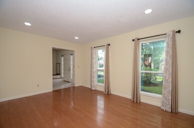 8322 Sparkling Springs Dr, Houston, TX 77095 - photo 4