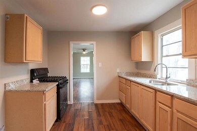 712 W 7th St, Bonham, TX 75418 - photo 4