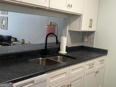 3655 Habersham Rd NE unit 352, Atlanta, GA 30305 - photo 3