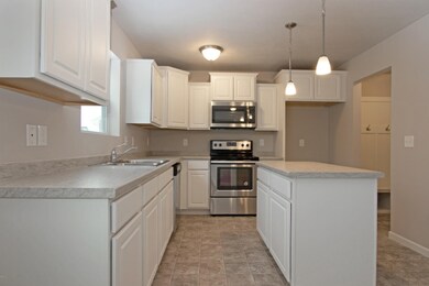 ARB010-E2070-Kitchen1