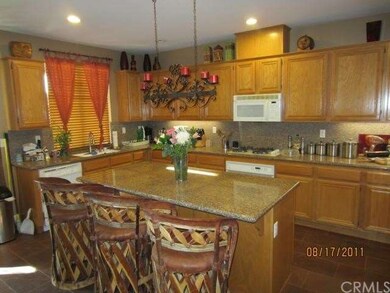 Nice Kitchen with Granite Counters & Backsplash, I