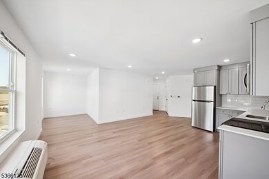 369 18th Ave unit 204, Newark, NJ 07103 - photo 2