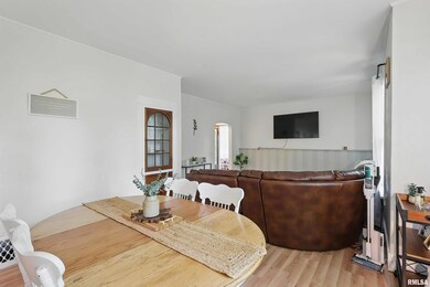 3123 Commodore St, Davenport, IA 52802 - photo 7