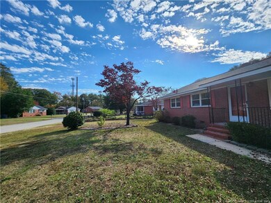 304 Durant Dr, Fayetteville, NC 28304 - photo 3