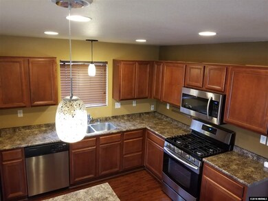 8915 Silverkist Dr, Reno, NV 89506 - photo 5