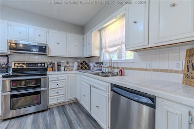 1606 Upper Midway Dr, Dunbar, WV 25064 - photo 7