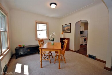 1231 Lewison Ave NE, Grand Rapids, MI 49505 - photo 3