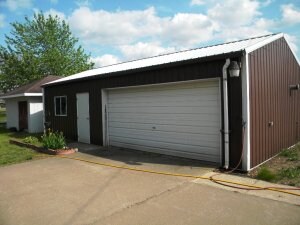 Large Heated Garage & Workshop