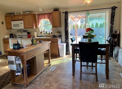 1502 Yelm Ave W, Yelm, WA 98597 - photo 5