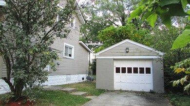 GARAGE WITH ELECTRIC
