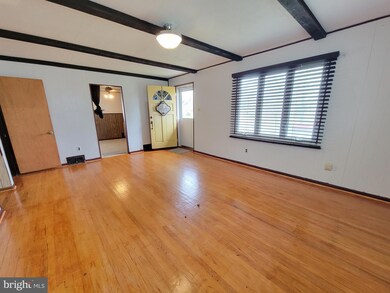 621 Glencroft Cir, Folcroft, PA 19032 - photo 3