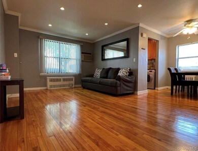 67-12 197th St unit 1, Fresh Meadows, NY 11365 - photo 4