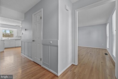 6249 Derby Dr, Frederick, MD 21703 - photo 4