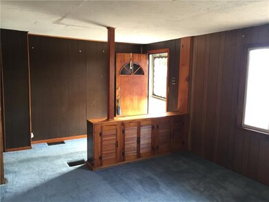 ENTRYWAY & LIVING ROOM