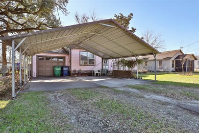 246 E Pleasant St, Brazoria, TX 77422 - photo 4