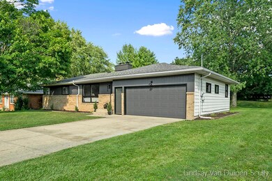 1406 Ball Ave NE, Grand Rapids, MI 49505 - photo 3