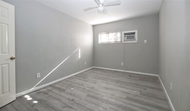6910 Weston St unit 4, Houston, TX 77021 - photo 7