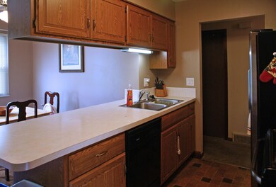 5583 Aqua St, Columbus, OH 43229 - photo 7