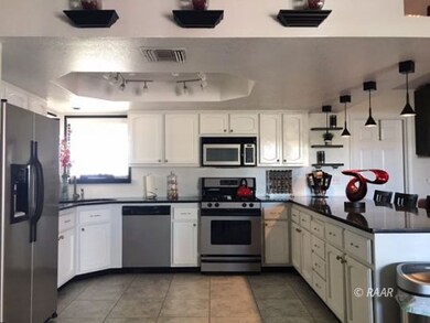 Stainless & granite kitchen