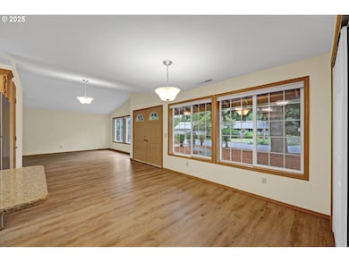 889 Randall St, Eugene, OR 97401 - photo 3