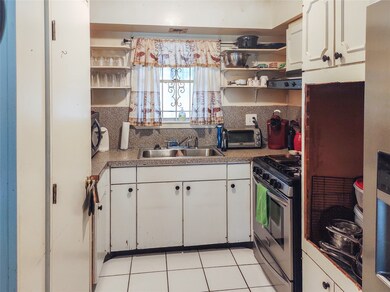 10522 Rockaway Dr, Houston, TX 77016 - photo 5