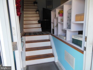 2868 Tolbut St, Philadelphia, PA 19136 - photo 4