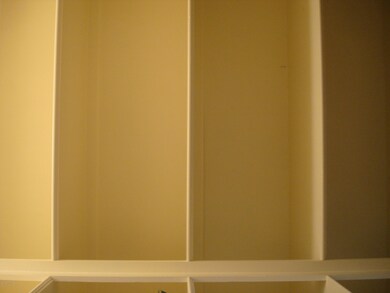 17 Windy Knolls unit LEFT SIDE A, Greenwich, CT 06831 - photo 6