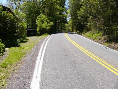 383 Pensyl Creek Rd, Stroudsburg, PA 18360 - photo 2