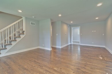 661 N Kenilworth Ave, Elmhurst, IL 60126 - photo 2