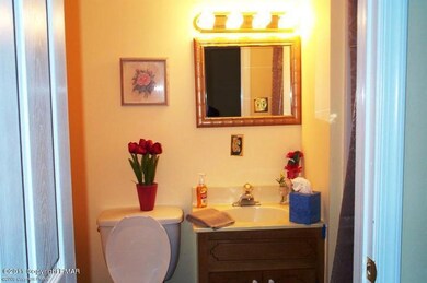 2287 Timothy Dr, Effort, PA 18330 - photo 3