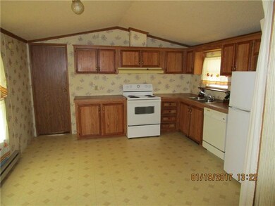 SPACIOUS KITCHEN