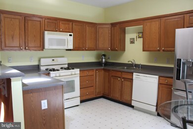 109 Warwick Rd, Princeton Junction, NJ 08550 - photo 5